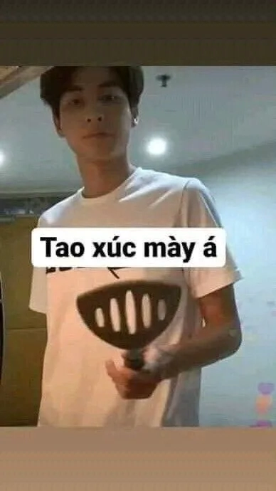 Meme ảnh anh da đen hài hước với biểu cảm cực chất