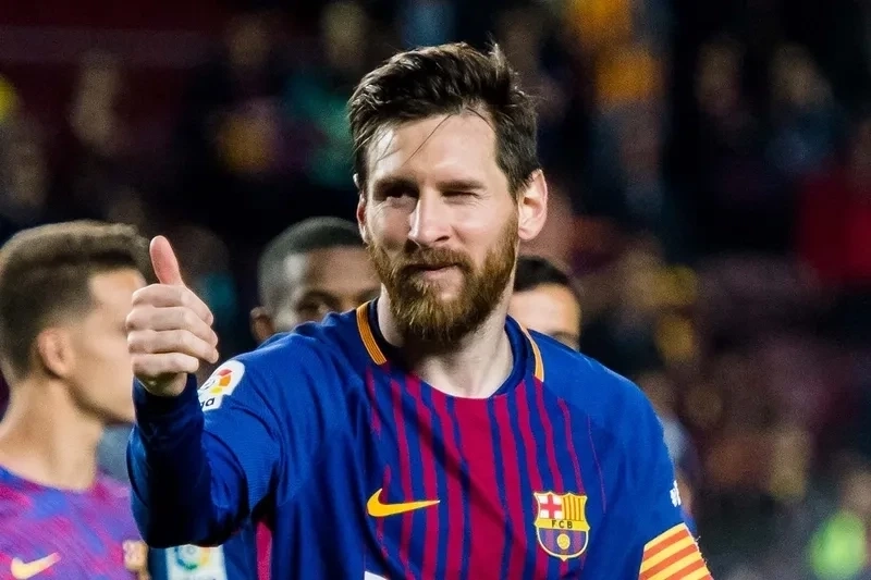 Messi meme Ronaldo gây cười với những tình huống đối đầu đầy thú vị giữa hai siêu sao.